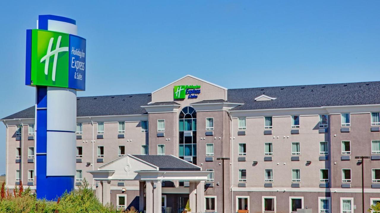 Holiday Inn Express Hotel & Suites Swift Current, An Ihg Hotel Exterior photo